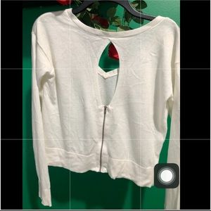 Long sleeve express key hole top